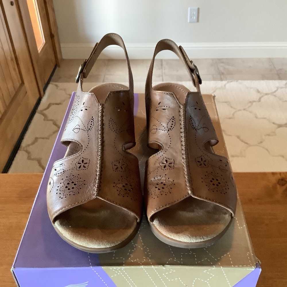 Dansko Lisa Camel Sandals
